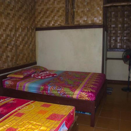 Red Island Bungalows Pasanggaran Exteriör bild