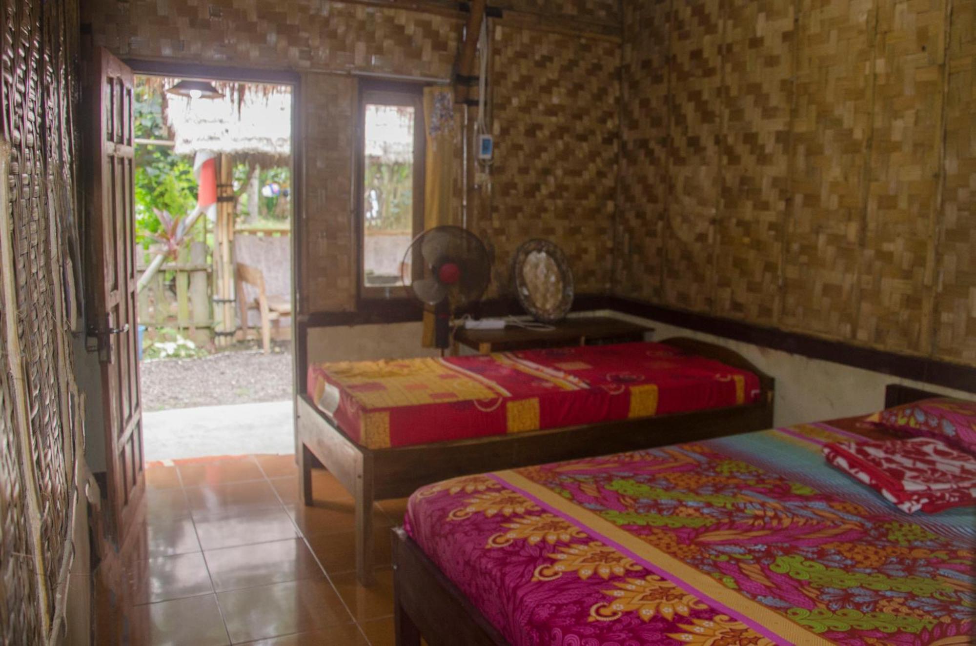 Red Island Bungalows Pasanggaran Exteriör bild