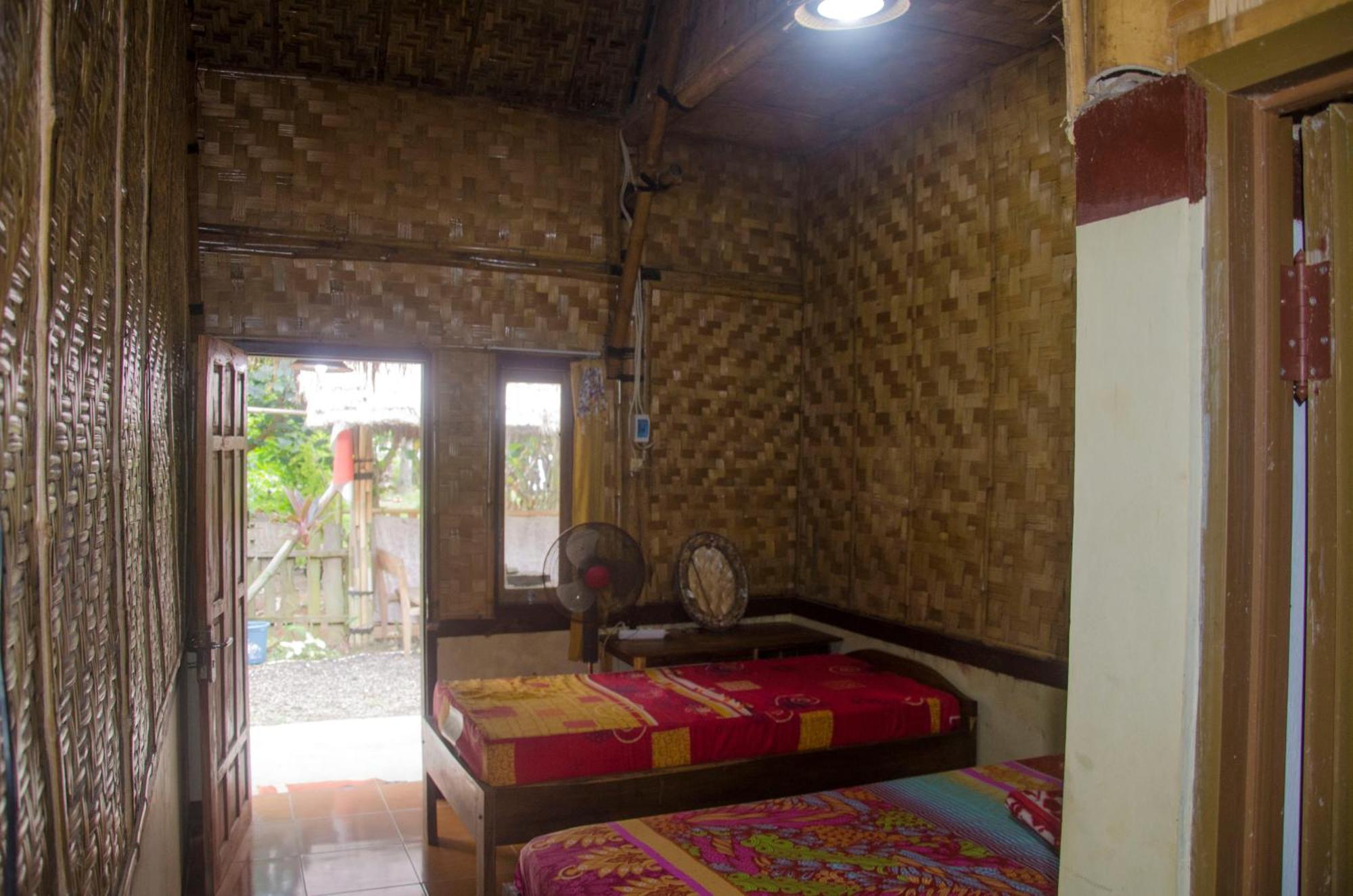 Red Island Bungalows Pasanggaran Exteriör bild