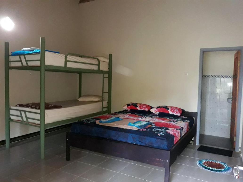 Red Island Bungalows Pasanggaran Rum bild