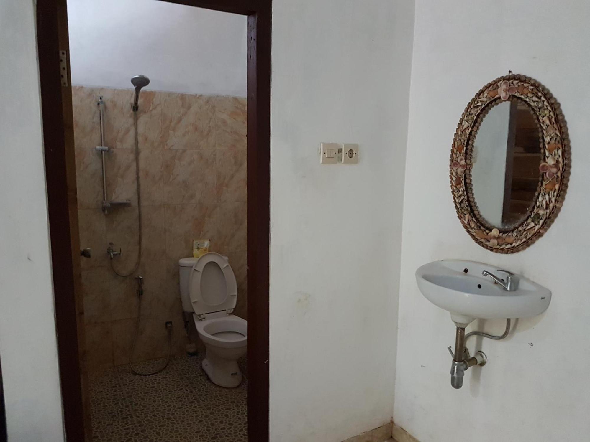 Red Island Bungalows Pasanggaran Rum bild