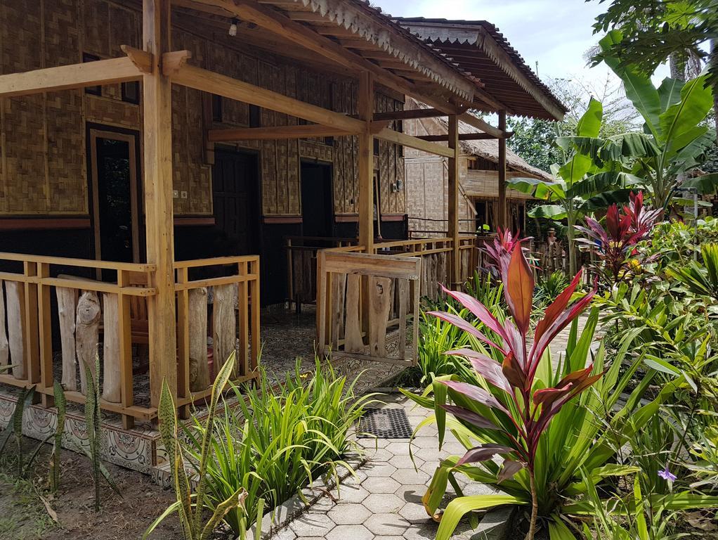 Red Island Bungalows Pasanggaran Exteriör bild