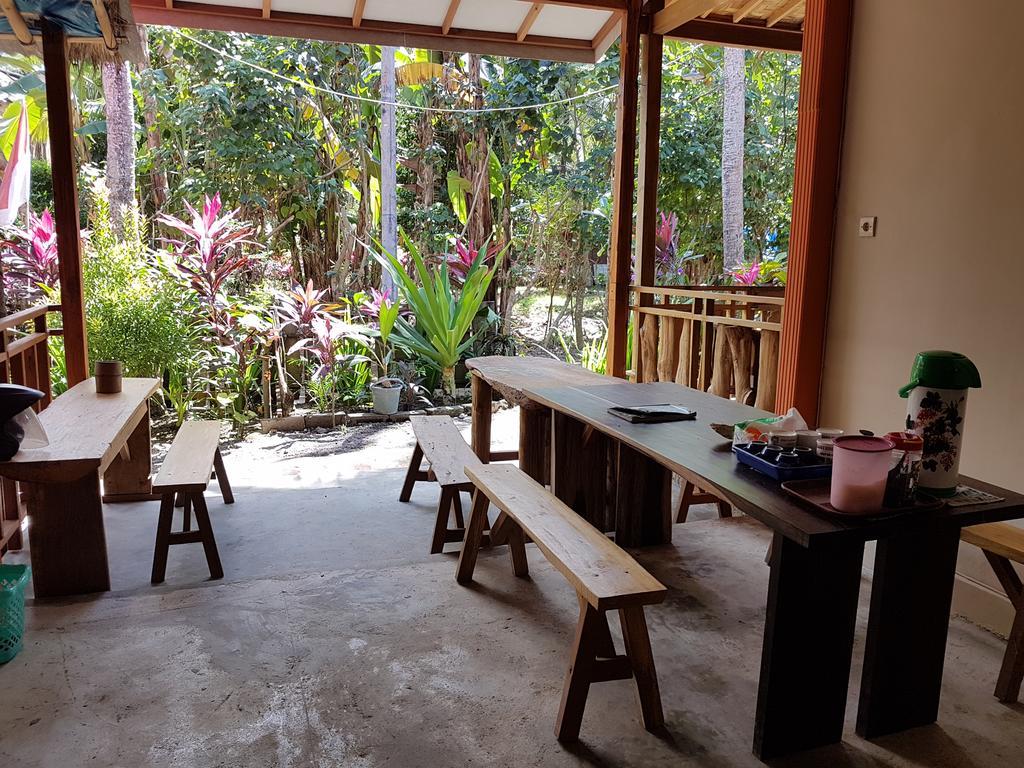 Red Island Bungalows Pasanggaran Exteriör bild