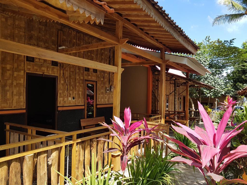 Red Island Bungalows Pasanggaran Exteriör bild