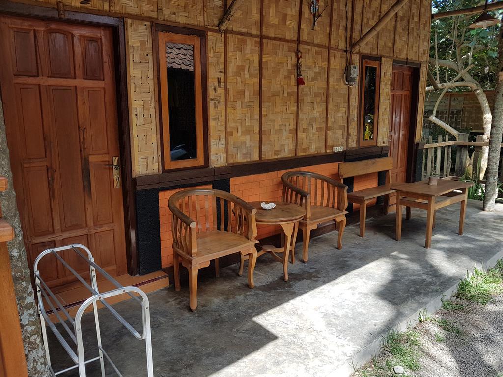 Red Island Bungalows Pasanggaran Exteriör bild