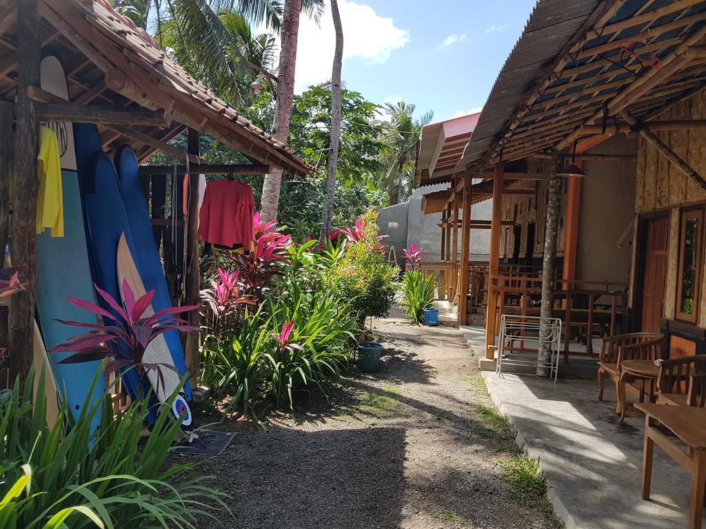 Red Island Bungalows Pasanggaran Exteriör bild